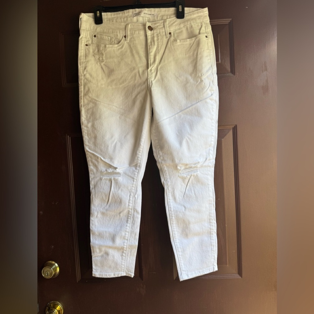 Signature Levi Strauss Size 16 Mid-Rise Skinny Crop Distressed Jeans Size 16